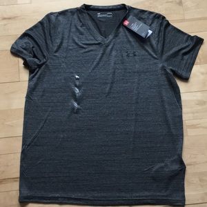 Men’s lightweight UnderAmour shirt